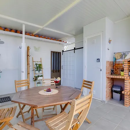 Apartment Bambus House