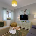 Apartment Bambus House Quarteira