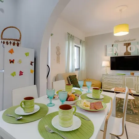 Bambus House Lägenhet *